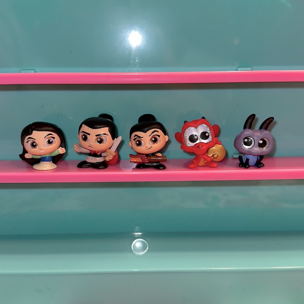 Disney doorables series 9